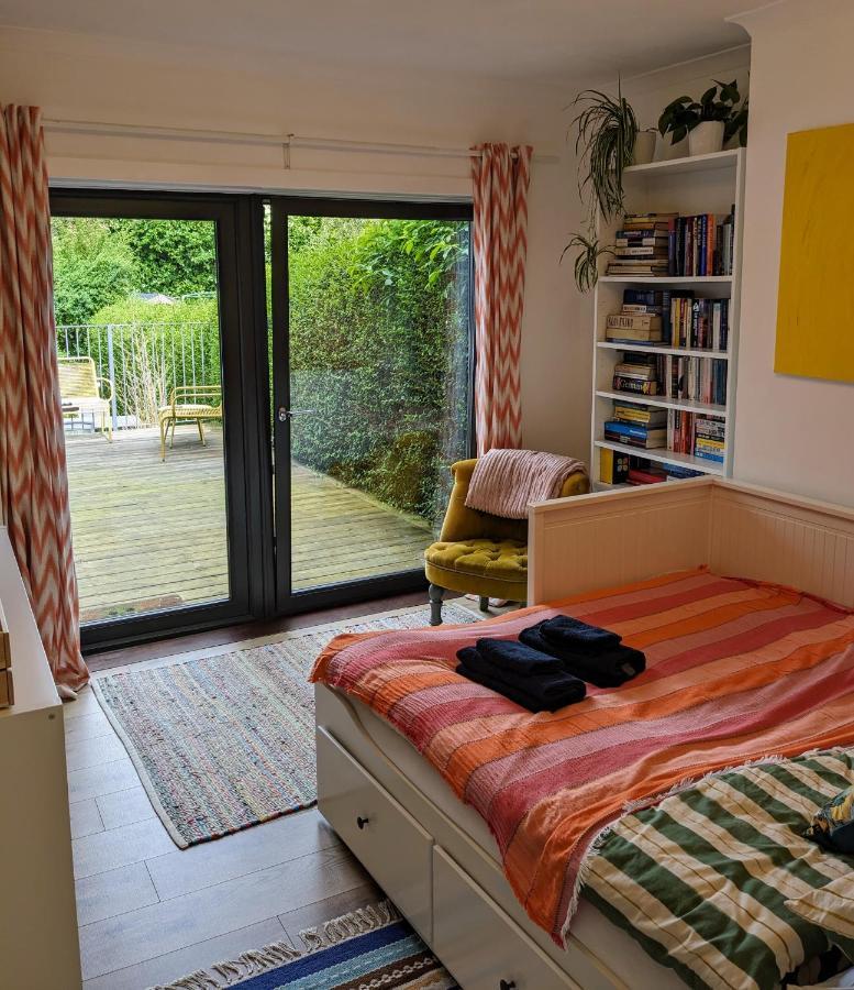 Private Room With Terrace And Free Parking EDI Exterior foto